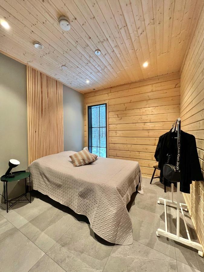 Chalet Black Work Levi Aarni